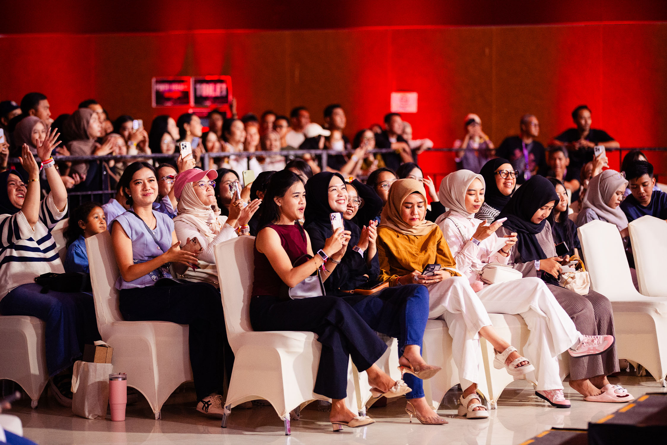 Sebuah band sedang bermain musik